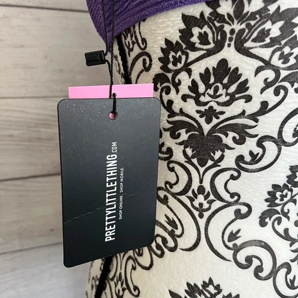 PrettyLittleThing | NWT Women’s Purple Underwired Crinkle Bikini Top - Picture 4 of 8